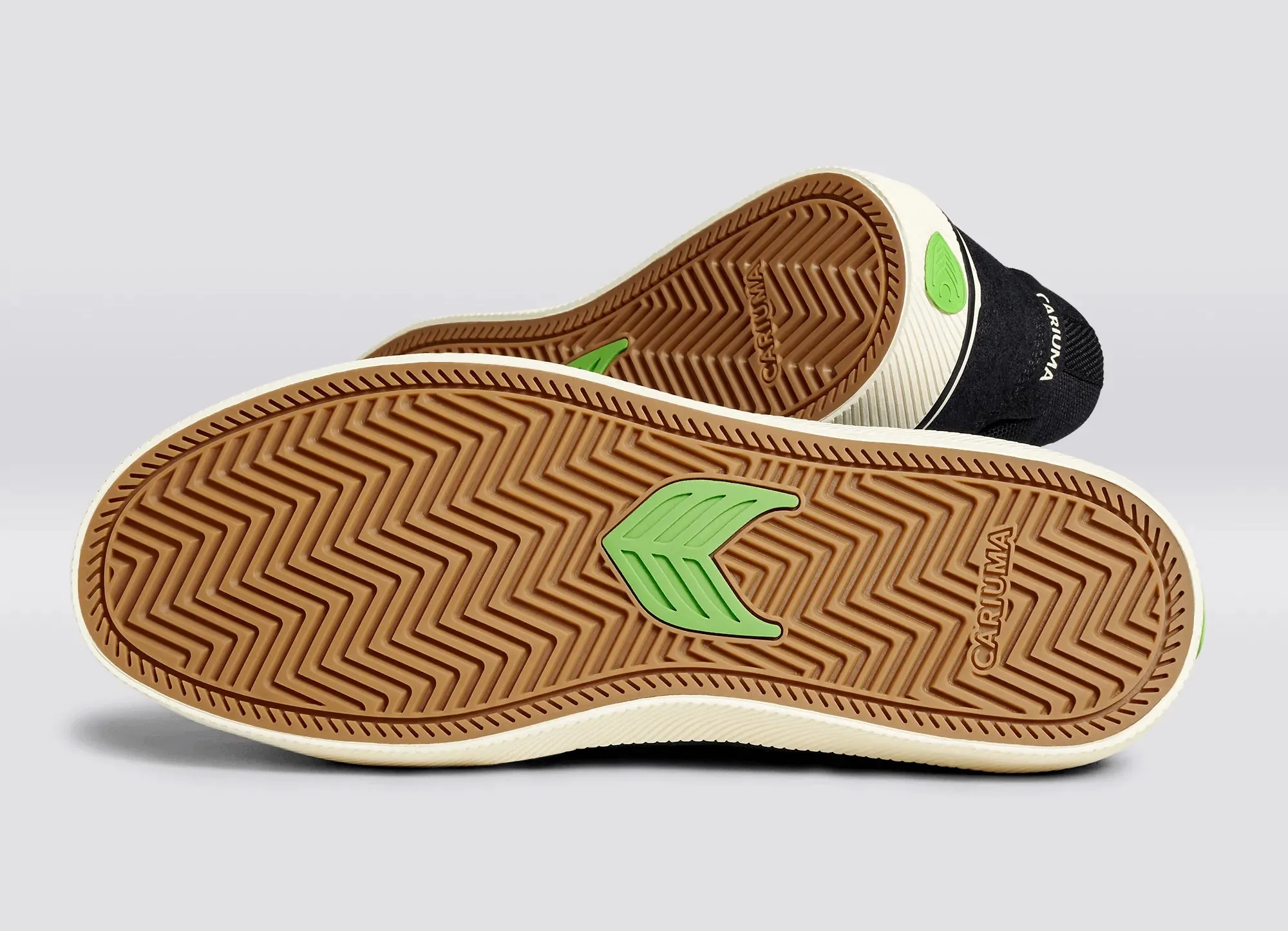 Cariuma Vallely Skate Black Suede And Cordura Ivory