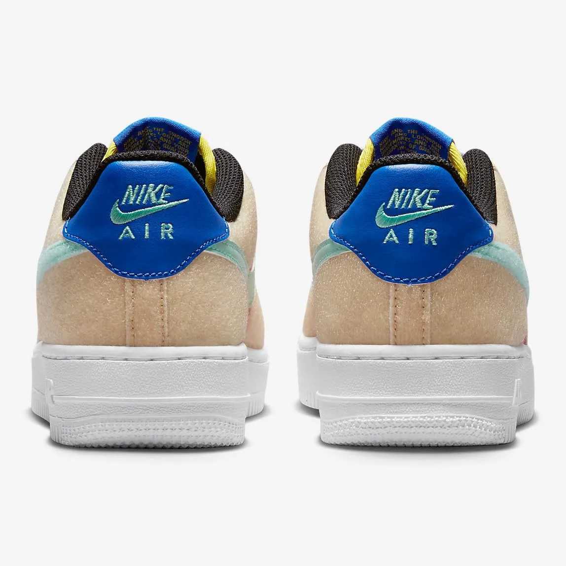 Nike Boy's Air Force 1 LV8 2 (Big Kid)
